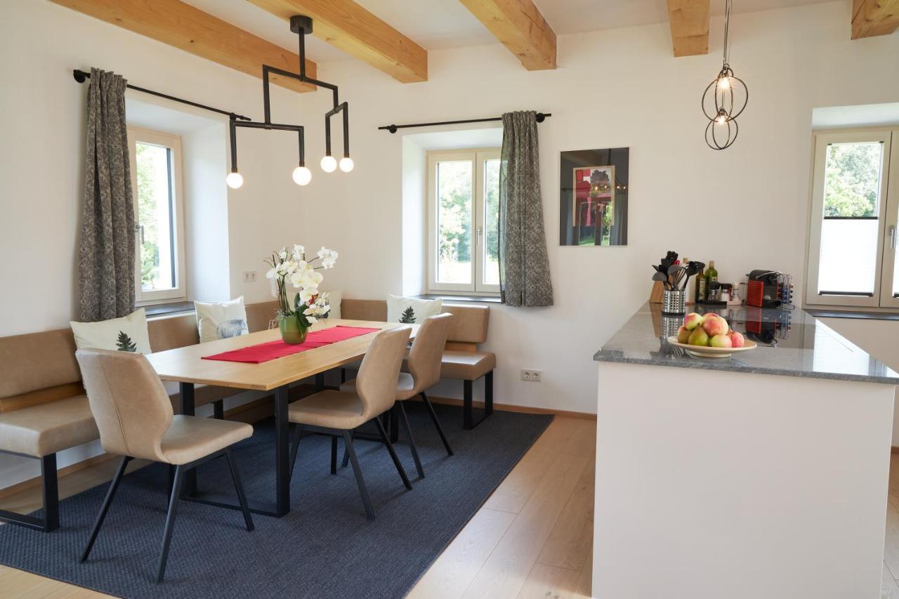 Seechalet Traunsee Ort im Innkreis エクステリア 写真